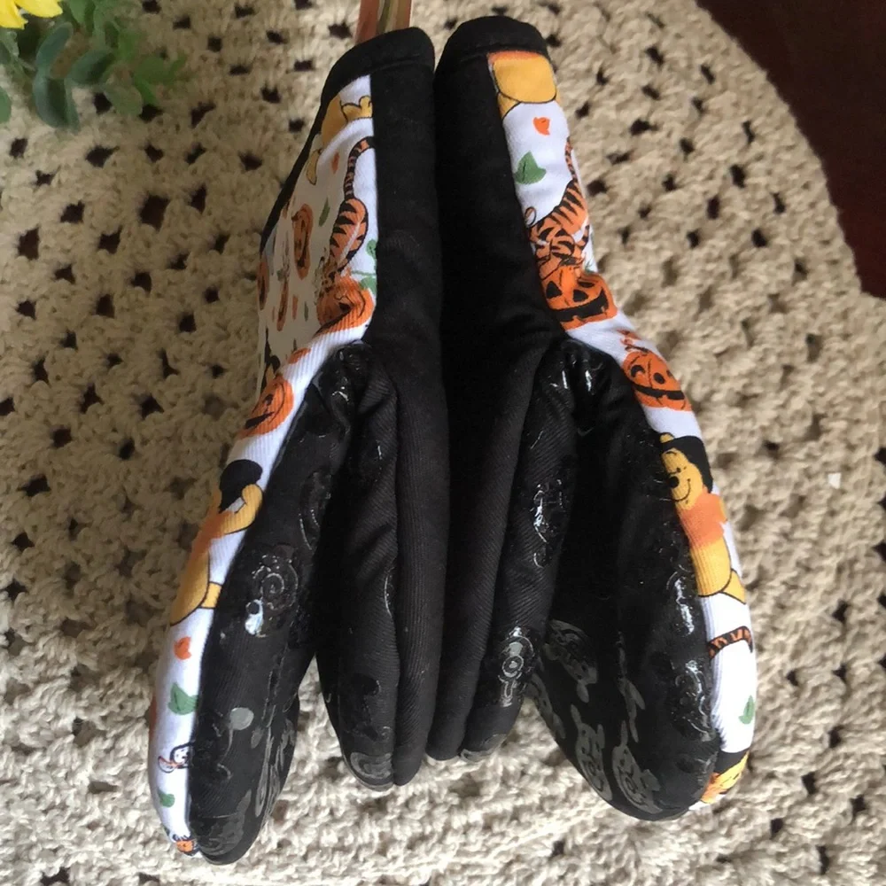 Disney Halloween Winnie the Pooh Silicone Mini Mitts
